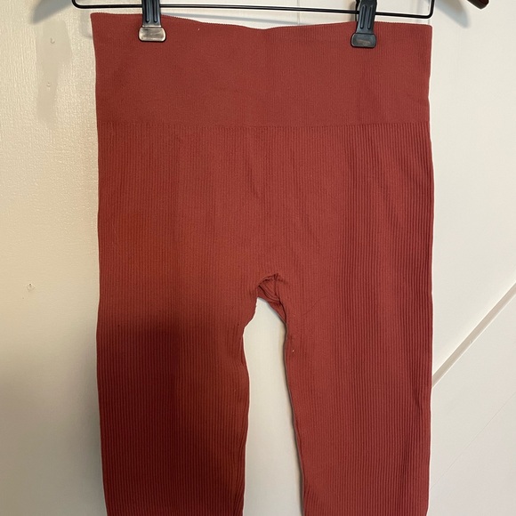 Ardene Terracotta Ribbed Leggings Size Medium - Picture 3 of 7